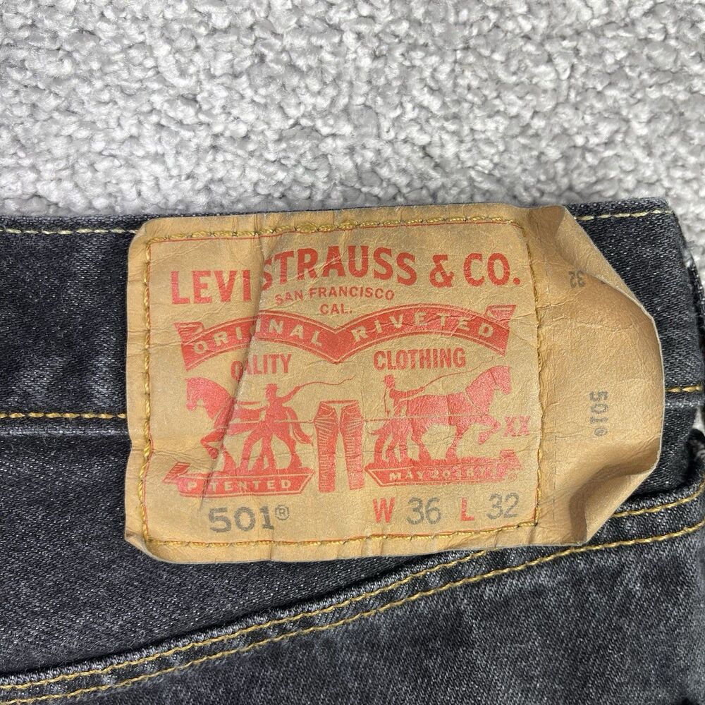 Levi’s 501 Jeans Men’s 32X28 Blue Straight Mid-Rise Dark Wash Button Fly - Picture 8 of 13